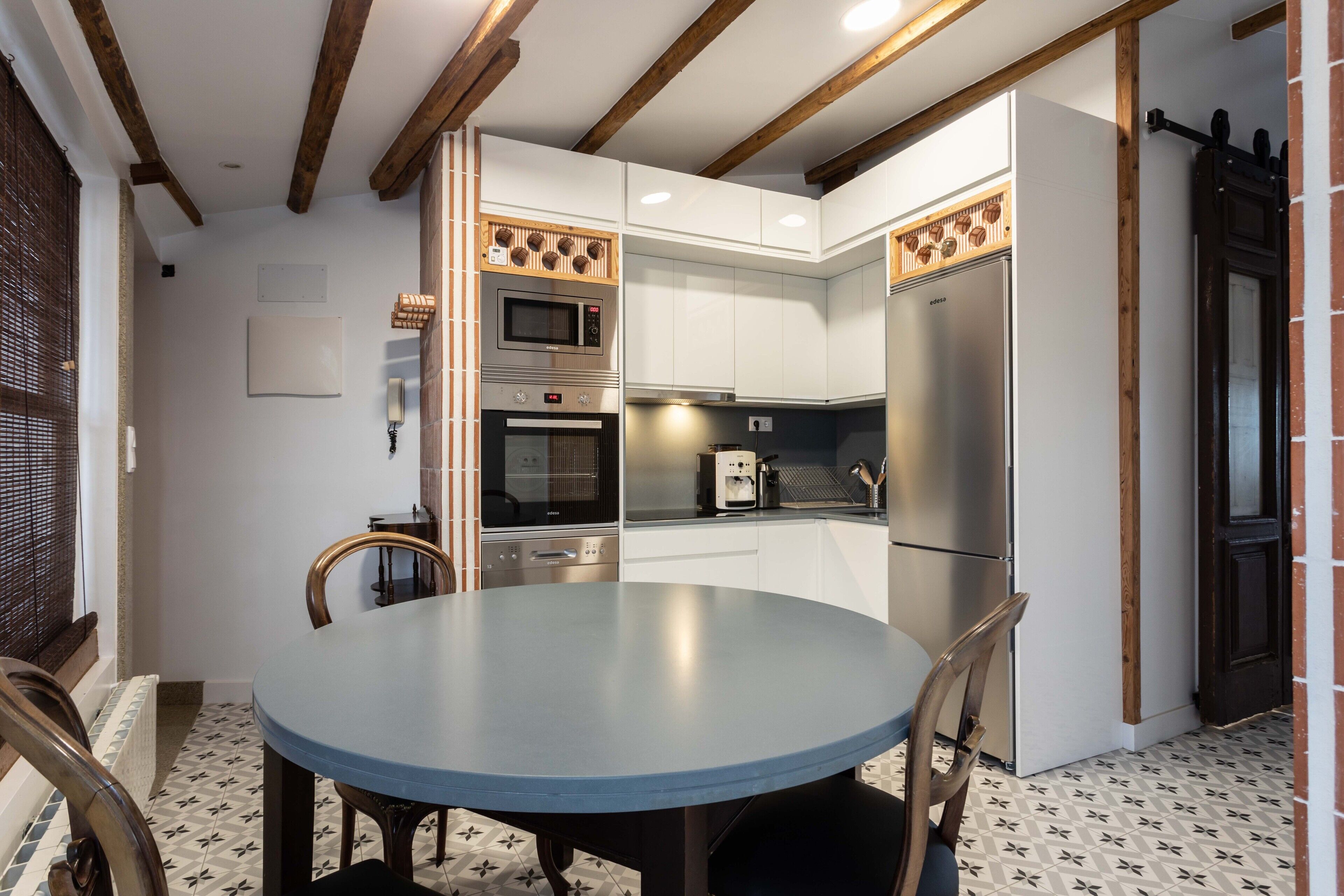 Een koelkast, een oven, een vaatwasser