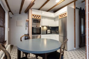 Fridge, oven, dishwasher - Penthouse with terrace and sea views. (A Coruña)