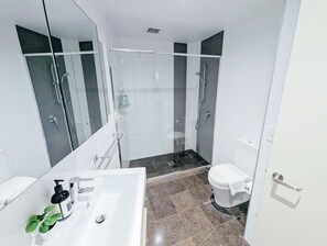 Shower, free toiletries, hair dryer, towels