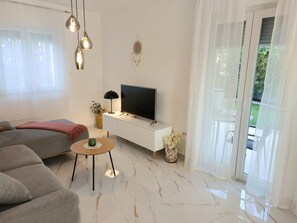 Smart TV - Rovinj - Borik, beautiful apartment Lea for 2-4 persons with garden - 5 min. from the beach (Rovinj)