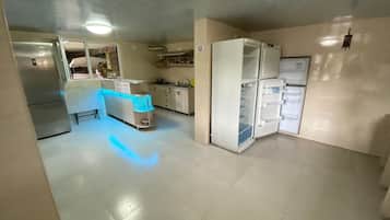 Fridge, microwave