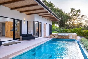 Pool - 5 Min Drive to the Beach, Private Heated Jacuzzi - Sleeps 20 (Playa Avellana)