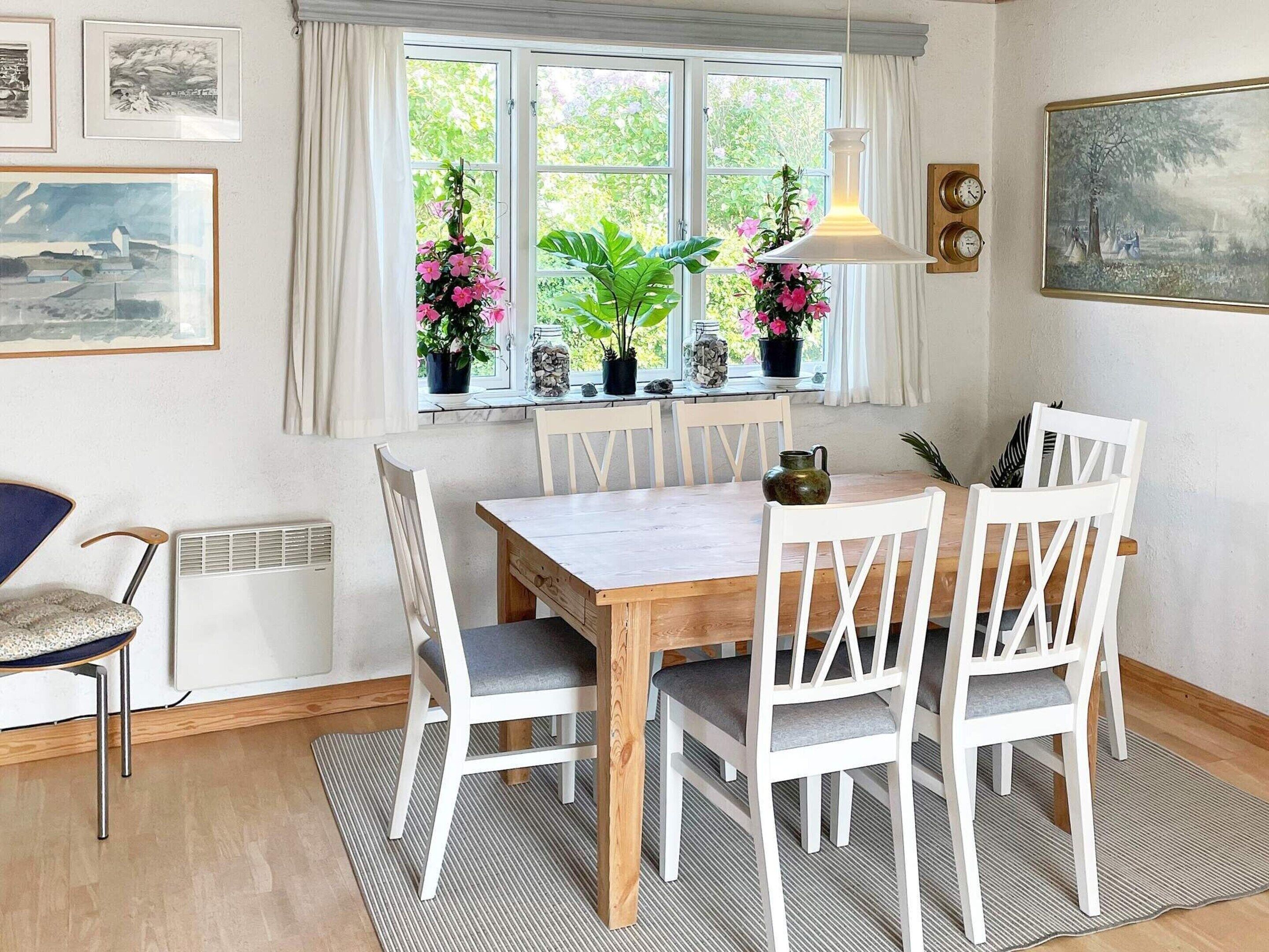 تناول الطعا م