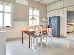 House | Dining