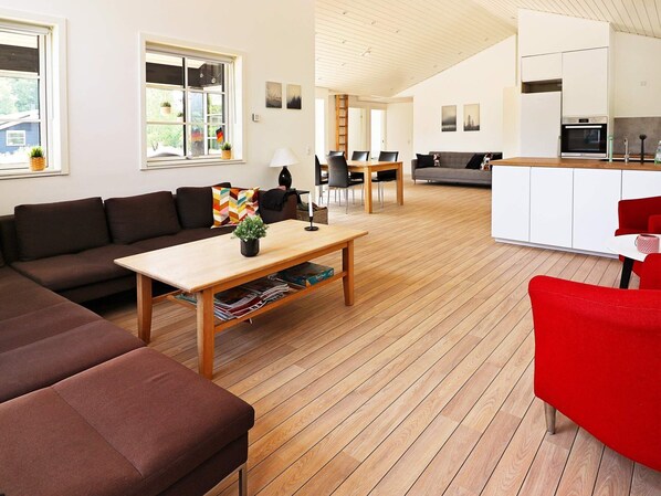 House | Dining - 8 Person Holiday Home in Hadsund (Hadsund)