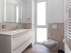 Apartment | Bathroom