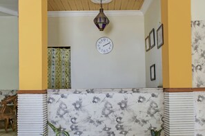 Reception - OYO 90316 Hotel Candri Pelaihari (Pelaihari)