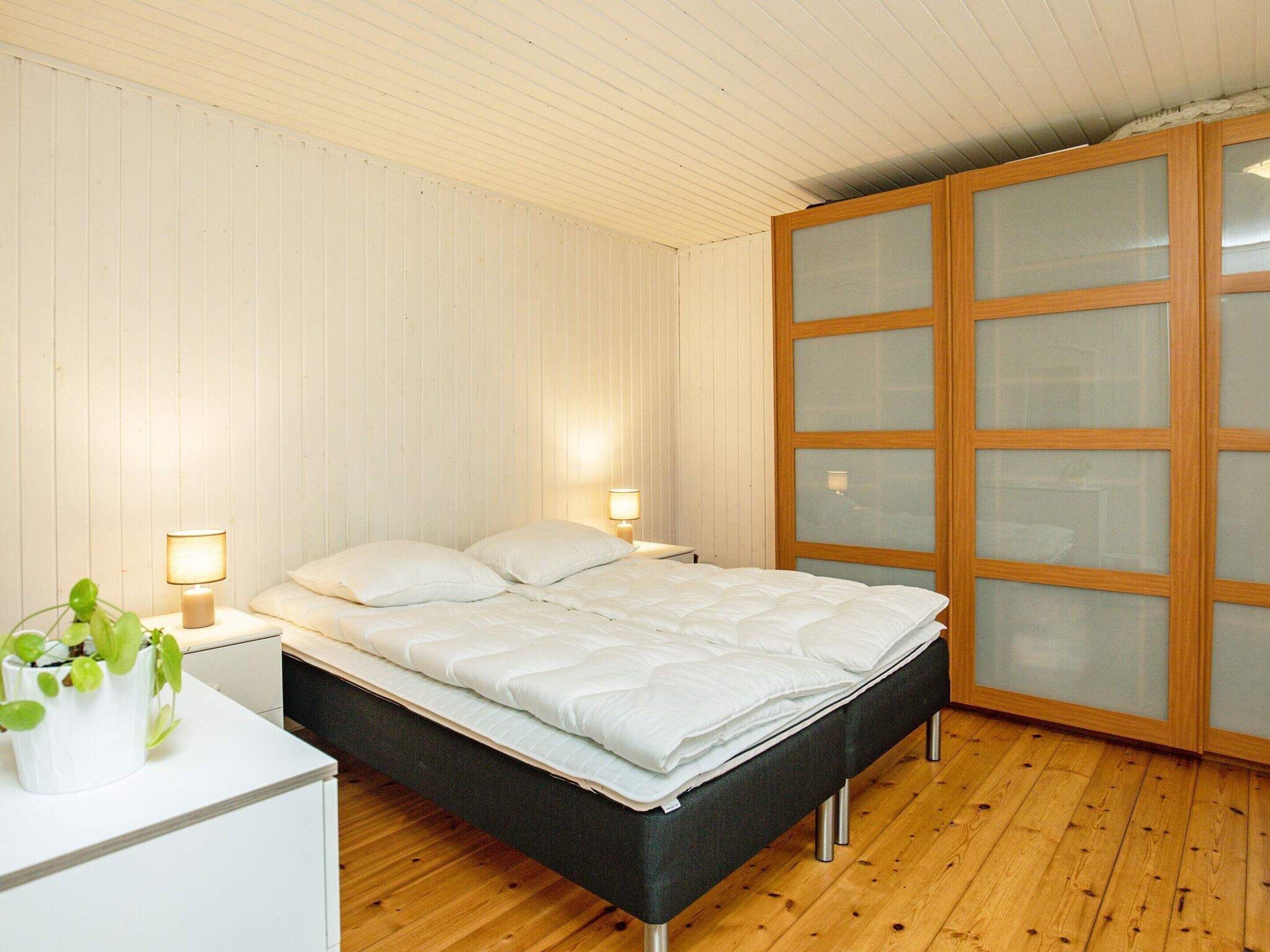 3 bedrooms, individually furnished
