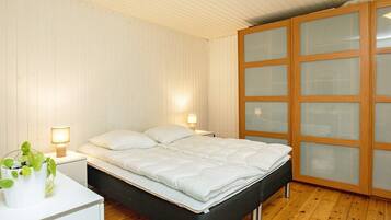 3 bedrooms, individually furnished