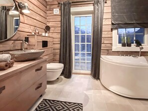 House | Bathroom - 9 Person Holiday Home in Geiranger-by Traum (Stranda)