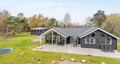 Luxury Beach Retreat in Vaeggerlose