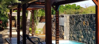 Chic, modern apartment, 100 metres from the beach, swimming pool