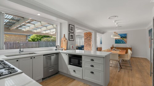 Serene - Pet Friendly with Swimming Pool
