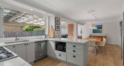 Serene - Pet Friendly with Swimming Pool