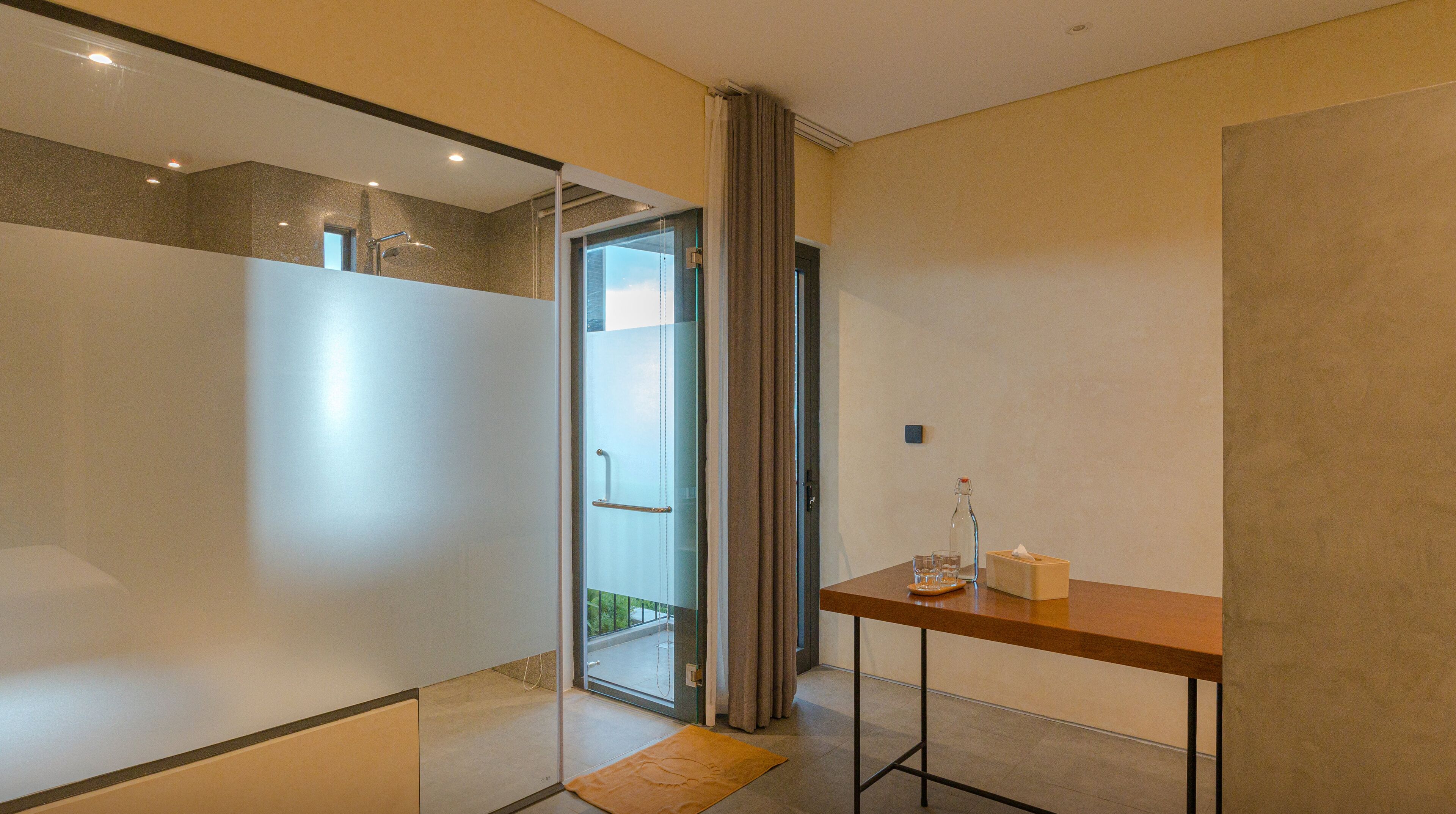 Apartemen Deluks | Kamar mandi | Shower, pancuran hujan, perlengkapan mandi gratis, dan pengering rambut