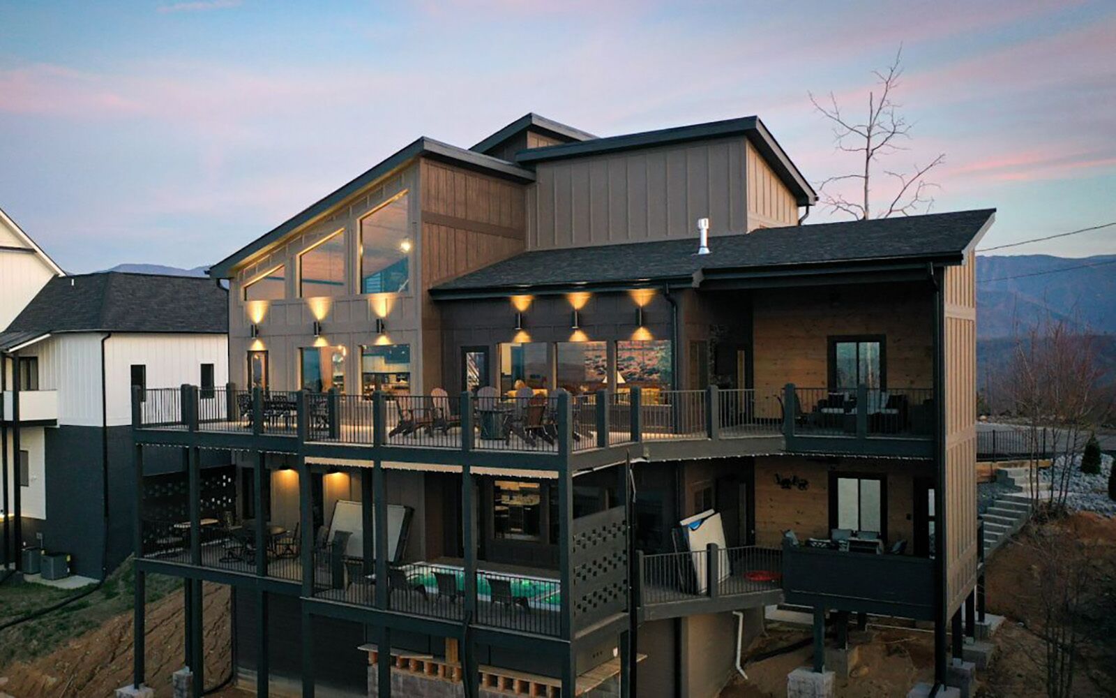 Elevation Station - Soak in the swim spa, and enjoy stunning views!