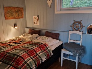 House | 3 bedrooms, individually furnished - 4 Person Holiday Home in Sorstraumen (Kvaenangen)