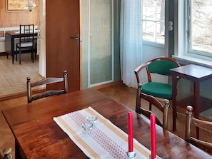 House | 3 bedrooms, individually furnished - 7 Person Holiday Home in Oxaback (Öxabäck)