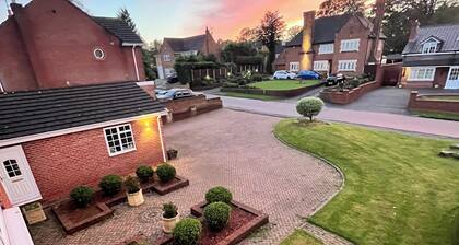 Unwind in Comfort at Cosy Caradus Free Parking