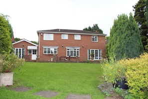 Exterior - Unwind in Comfort at Cosy Caradus Free Parking (Birmingham)
