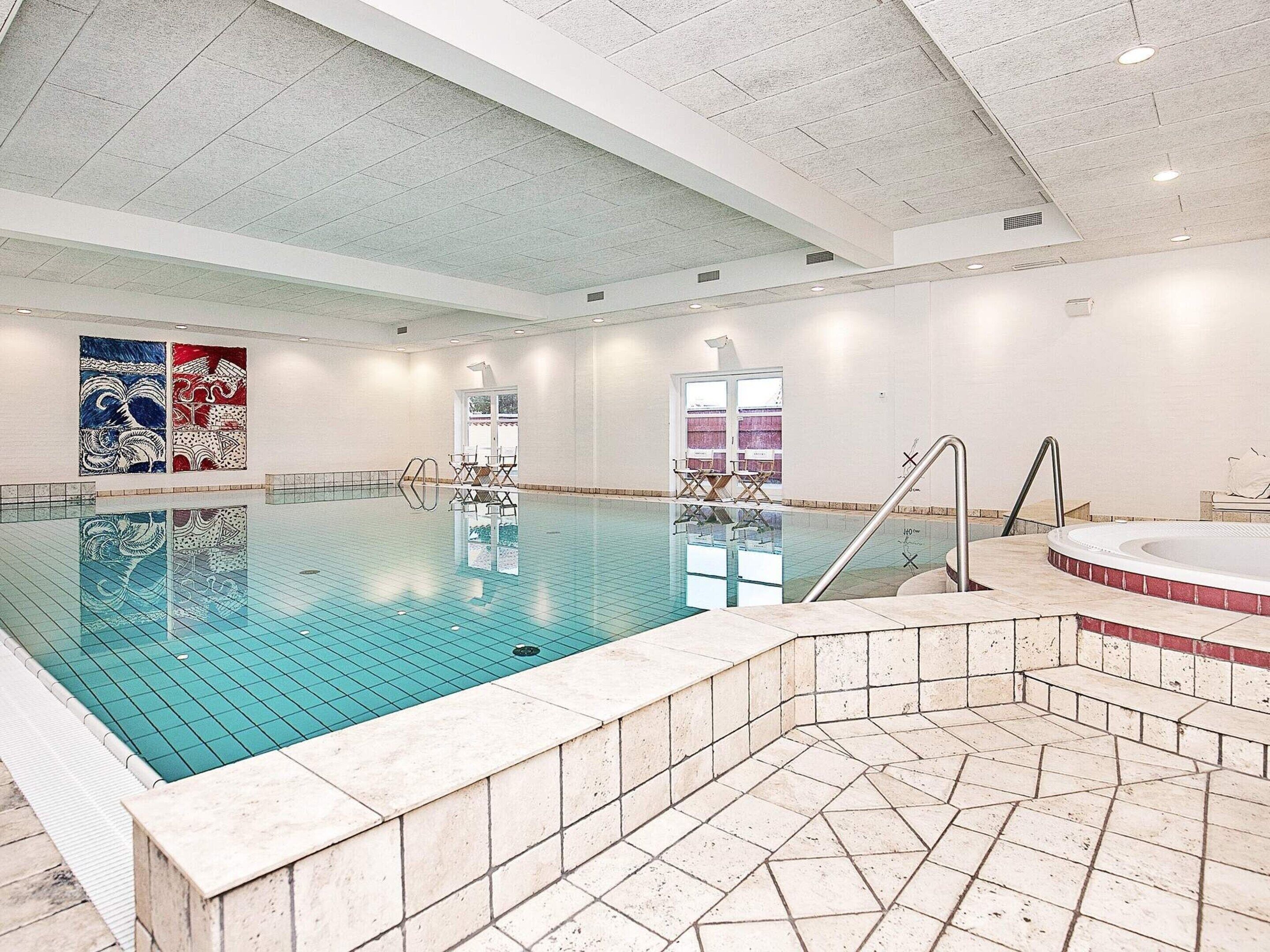 Apartment | Pool | Indoor pool, outdoor pool