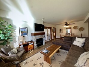 TV, fireplace - Updated, Village Corner Condo! Parking, Pool & Spa (Mammoth Lakes)