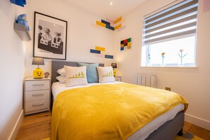 Design Apartment, Non Smoking, 2 Bathrooms - Legoland Two Bedroom Apt Near Tube Stn (Slough)