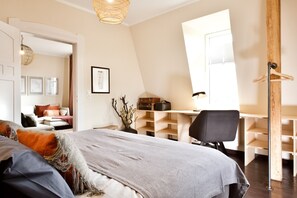 2 bedrooms, desk, free WiFi, bed sheets