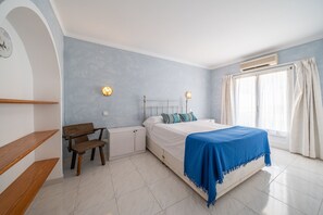 4 chambres, fer et planche à repasser, Wi-Fi gratuit, draps fournis