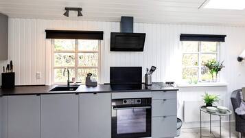 House | Private kitchen | Fridge, microwave