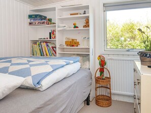 4 bedrooms, individually furnished