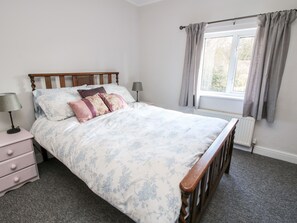 3 dormitorios, decoración individual, mobiliario individual