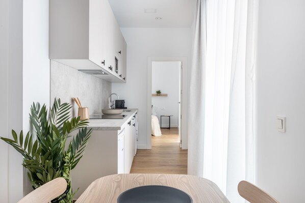 Apartment, 2 Bedrooms | Private kitchen