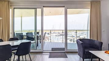 ์ํํธ | ๊ฑฐ์ค ๊ณต๊ฐ