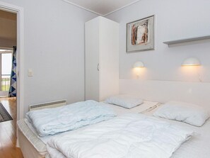 House - 6 Person Holiday Home in Hojer (Højer)
