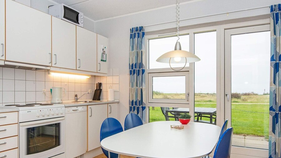 6 Person Holiday Home in Hojer