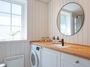 House | Bathroom