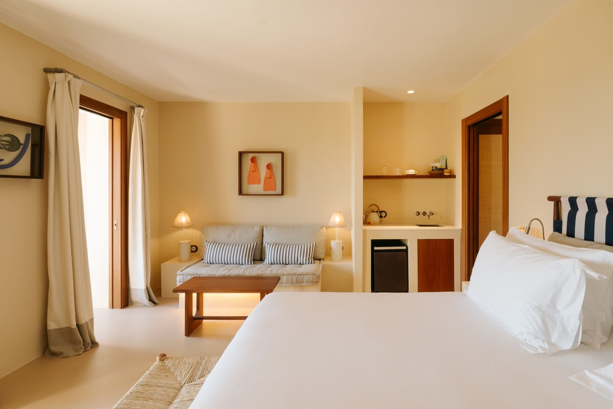 Ropa de cama de alta calidad y minibar 