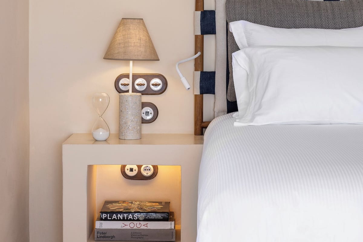 Basic-dobbeltværelse | 1 soveværelse, premium-sengetøj, minibar, pengeskab på værelset