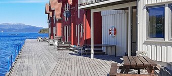 8 Person Holiday Home in Sjernaroy