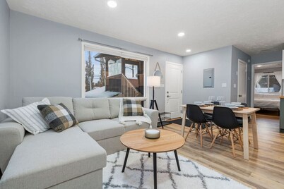 Elegant Boho Retreat ~8 mins to WEM -PATIO -AC