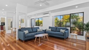 TV - Beach House On Ebony - Casuarina (Casuarina)