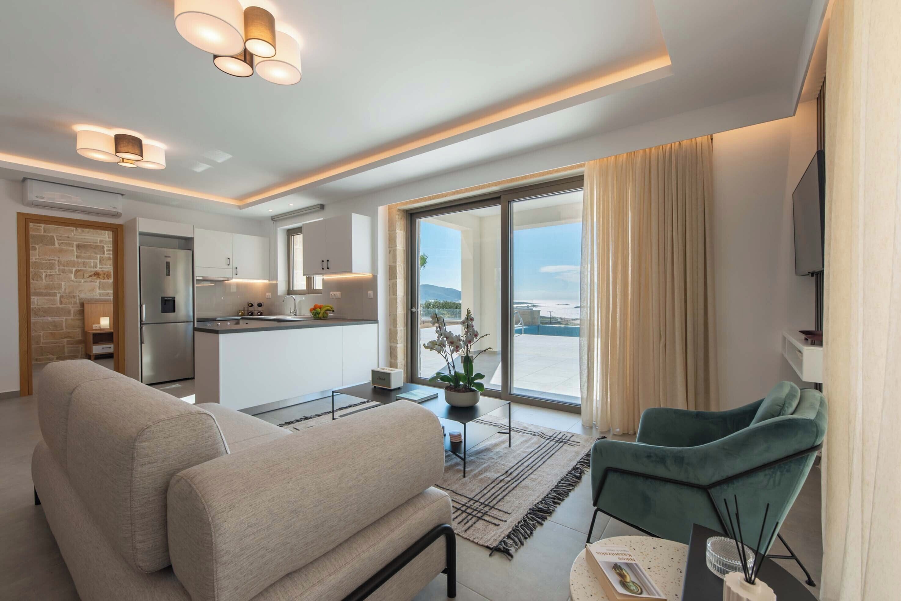 尊榮別墅, 4 間臥室, 私人泳池, 海景 | 起居區 | 55-吋智慧型電視、衛星頻道、電視遊樂器、乒乓球