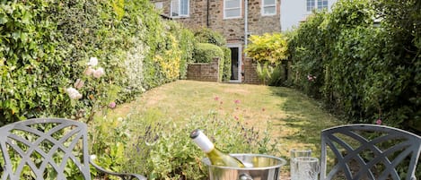 Cottage | Tempat makan outdoor