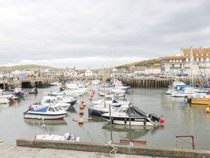 Marina - Lea Cottage (Bridport)