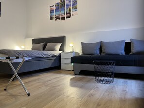 Comfort-studiosviitti | Ylelliset vuodevaatteet, memory foam -patjalliset sängyt