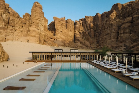 Outdoor pool. Caravan by Habitas