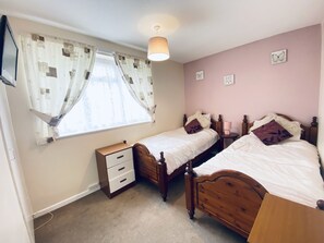 2 bedrooms, desk, iron/ironing board