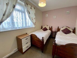 2 bedrooms, desk, iron/ironing board