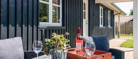 House | Outdoor dining